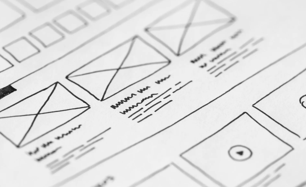 Graphic demonstrating how data-driven design can improve user experience with actionable insights and analytics.